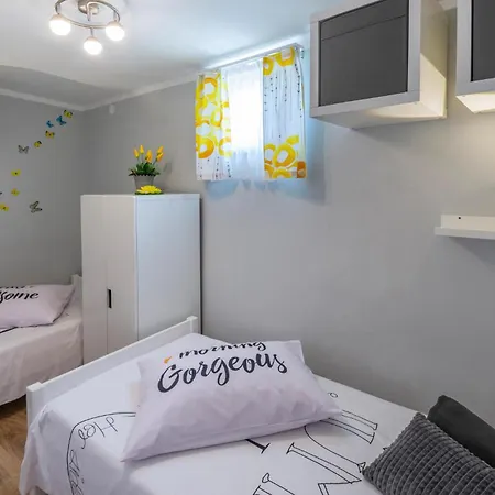Dom wakacyjny 2 Bedroom Stunning In Šišan